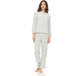 BEARPAW women’s pastel green pajama set